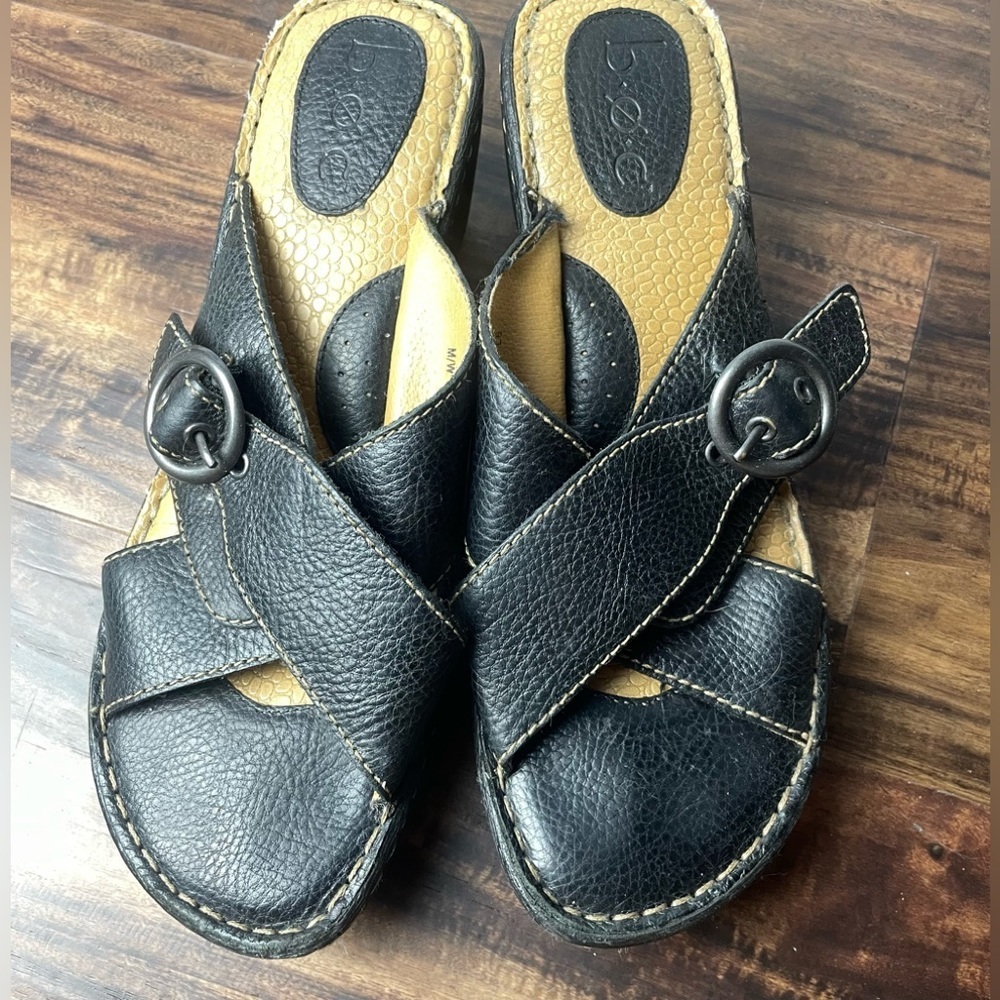 BOC Size 10M Black Pebbled Leather Buckled Slip On Mules Shoes BC 3133